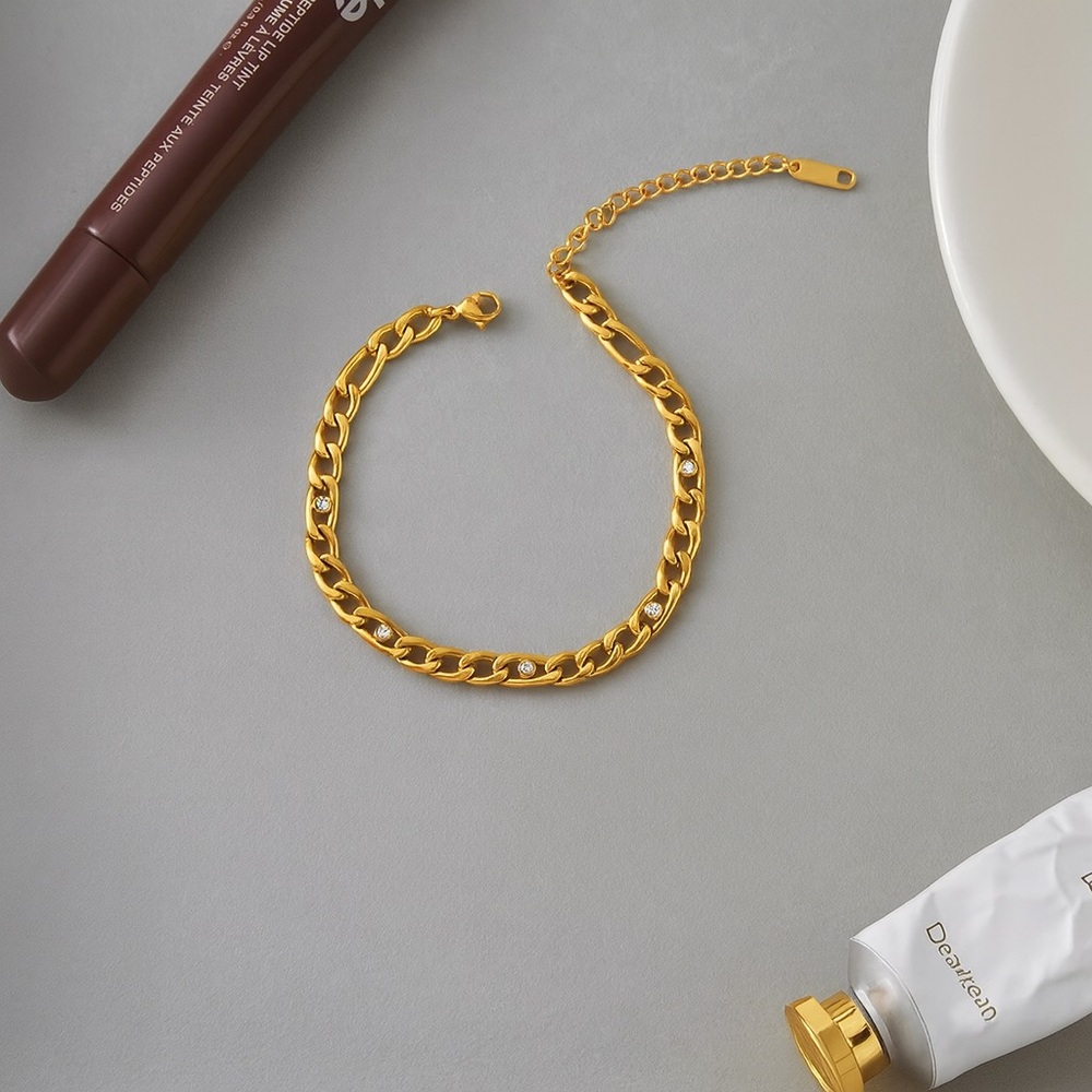 NEW 18K GOLD PLATED CUBAN BRACELET WITH ZIRCON DETAILS